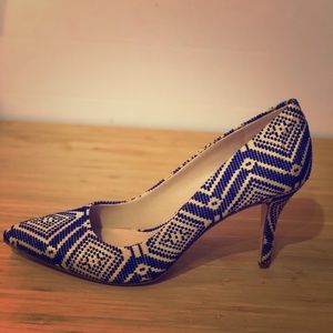 Blue tribal print pumps!